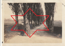Photo 1918 SAINT-ANDRE-DE-CUBZAC - Une Route Pour Aller Au Château, Infirmières Américaines (A234, Ww1, Wk 1) - Other Municipalities