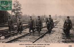 GREVES-Grève Générale Des Chemins De Fer- Une Patrouille Parcourant La Voie - ELD - Staking