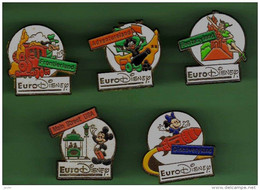 EURO DISNEY *** ESSO *** 5 Pin's Differents *** Signe (AB) ARTHUS BERTRAND *** *** 1003 - Disney