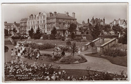 CLACTON-ON-SEA - Sunk Gardens, West - W.H. Smith 21382 -33 - Clacton On Sea