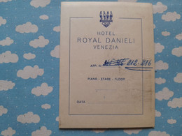 Petit Carton Pour L'hotel Royal Danieli Venezia Avec Le Plan De Venise - Italy