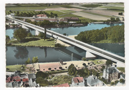 27***  PONT-DE-L'ARCHE -  EN AVION, AU-DESSUS - - CLICHÉ PEU COURANT - CPSM DENTELEE1968 - 10.5 X15 - Pont-de-l'Arche