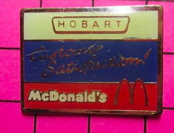 815c Pin's Pins / Beau Et Rare / THEME : McDONALD'S / HOBART AUSTRALIE CUSTOMER SATISFACTION ! Encore Heureux - McDonald's