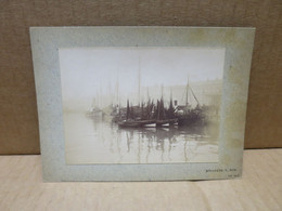 BOULOGNE SUR MER (62) Ancienne Photographie Contrecollée Sur Carton Port Bateaux De Peche 1904 - Boulogne Sur Mer