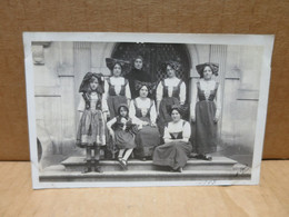 CHATELLERAULT (86) Carte Photo Groupe De Femmes Déguisée En Alsaciennes - Chatellerault