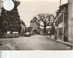 19 - Carte Postale Semi Moderne De Laroche - Canillac   Place De L'Eglise - Other & Unclassified