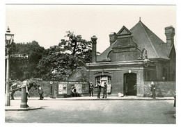Ref 1497 - Reproduction Postcard - Southfields Railway Station C. 1900 - Wandsworth South London - London Suburbs