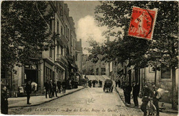 CPA Le CREUSOT - Rue Des Écoles - Bazar Du Giude (386730) - Le Creusot