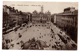 LYON  1 --1918--Place Des Terreaux-Hôtel De Ville  ( Tramway).....cachet Militaire....à Saisir - Lyon 1