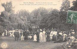 Tours    37:        Fête. Jardin Des Prébendes D'Oe. Musique Jour De Fête Nationale  N° GB 125   (voir Scan) - Tours