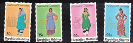 MALDIVES - Scott # 811-4 MH - National Costumes - Maldives (1965-...)