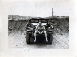 MILITARIA -  Véhicule Militaire  Tout - Terrain  -  SOUK  ARIES -  1959 - Vehículos