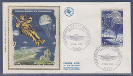 Enveloppe 1er Jour Paris 31 Mai 69 N°1603 Parachutistes S.A.S. Et Commandos F.F.L. 6 Juin 1944 - 1960-1969