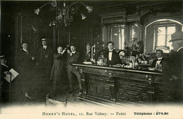 Paris * 2ème * Bar Du HENRY'S Hôtel * 11 Rue Volney * Le Personnel Et Les Clients De L'établissement - District 02