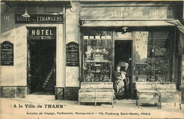 Paris * 10ème * Façade Devanture " A LA VILLE DE THANN " * Maroquinerie Parfumerie Commerce Magasin * Faubourg St Martin - Distretto: 10