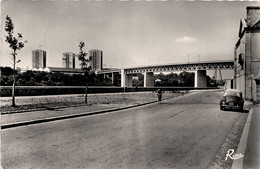 Brest * Boulevard Jean Moulens * Vue Sur Le Pont De L'harteloire Et Les Buildings * Automobile Voiture Ancienne - Brest