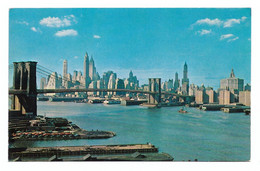 UNITED STATES // NEW YORK CITY // LOWER MANHATTAN SKYLINE SHOWING BROOKLYN BRIDGE // 1960 - Brücken Und Tunnel