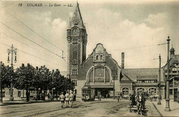 Colmar * Vue Sur La Gare * Place Rue * Attelage * Tramway Tram - Colmar