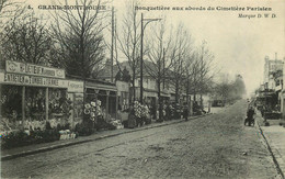 HAUTS DE SEINE  MONTROUGE Bouquetiere Aux Abords Du Cimetiere - Montrouge
