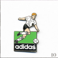 Pin's Sport - Football / Sponsor Adidas. Estampillé A.B (Arthus Bertrand). EGF. T848-10 - Fútbol