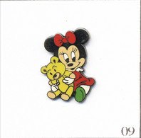 Pin's Disney - Minnie Kid. Estampillé ©️ Disney AM. EGF. T849-09 - Disney