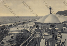 CARTOLINA  PESARO,MARCHE,SPIAGGIA,MARE,SOLE,LUNGOMARE,BAGNI,ESTATE,VACANZA,BELLA ITALIA,VIAGGIATA  1954 - Pesaro