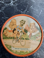 Oude Blikken Doos / Siroop  / Tour De France BRIEK SCHOTTE / Getekend Willy VANDERSTEEN - Dosen