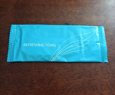 MEMORABILIA GARUDA INDONESIA - REFRESHING TISSUE - Reclamegeschenk