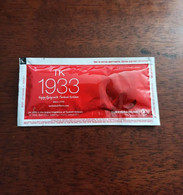 MEMORABILIA TURKISH AIRLINES - REFRESHING TISSUE - Cadeaux Promotionnels