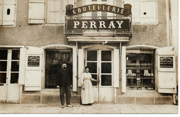Très Belle CPA Vers 1911  Nogent-en-Bassigny (52) - Coutellerie Perray Place De L'Hôtel-de-Ville - Animée - Nogent-en-Bassigny