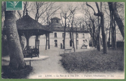 CPA Peu Courante - RHONE - LYON - LE PARC DE LA TETE D'OR - VUE VERS L'OBSERVATOIRE - Petite Animation Sous Le Kiosque - Lyon 6