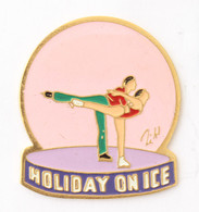 Pin's HOLIDAY ON ICE - Couple De Patineurs Sur Glace - Dessin De MICKLI - K608 - Disney