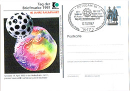 L-ALL-240 - ALLEMAGNE Entier Postal Illustré 40 Ans De Vols Cosmiques Journée Du Timbre 1997 De Potsdam - Privé Postkaarten - Ongebruikt