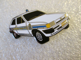 PIN'S    FORD   FIESTA   GENDARMERIE    LUXEMBOURG   Email Grand Feu   DEHA - Ford
