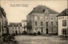 56 - LA GACILLY - L'Hôtel De Ville - Les Halles - La Gacilly