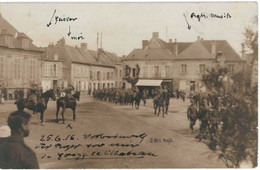 Armée Allemande  --  Carte Photo D' Une Parade à Coucy Le Château ( Aisne ) - Guerra 1914-18