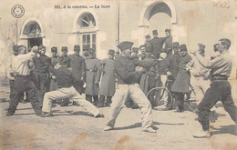 Tours    37          Militaria    La Boxe   N° GB 561   (voir Scan) - Tours