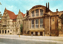 1 AK Germany / Nordrhein-Westfalen * Bielefeld - Das Alte Rathaus (links) Und Das Theater * - Bielefeld