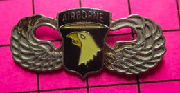 413e Pin's Pins / Beau Et Rare / THEME : MILITARIA / INSIGNE AIRBORNE US ARMY TETE D'AIGLE - Militaria