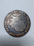 TRES RARE.MEDAILLE RUSSE "AVIATION CIVILE" - Professionnels / De Société