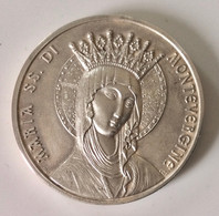 Madonna Di Montevergine- R. Papa Paolo VI - Anno Santo 1974-75 - Medaglia In Bronzo Argentato Mm.40. Peso Gr.33.40. - Monarquía / Nobleza