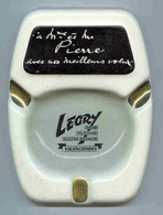 Cendrier Pub Ets Legry Valenciennes TBE  Années 70 Assez Rare  Cendrier émaillé Blanc Repose Cigarette Couleur Or - Ashtrays