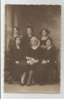 Carte Photo Femmes Souvenir D'une Catherinette Femme Nommée Coiffe Bonnet Sainte Catherine - A Identifier