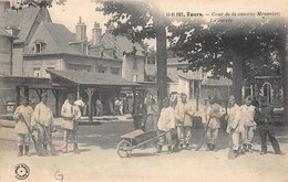 Camp Du Ruchard      37     Militaria     Cour De La Caserne Meusnier. La Corvée. Brouette.  (voir Scan) - Tours