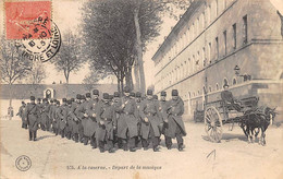 Camp Du Ruchard      37     Militaria    A La Caserne .Départ De La Musique - Défaut Angle Et Molle   (voir Scan) - Tours