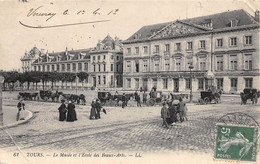 Tours     37            Le Musée Et L'Ecole Des Beaux-arts   -pli -      (voir Scan) - Tours