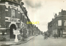 62 Laventies, Rue Robert Parfait, Animée, Cyclistes, Cordonnerie..., Carte Pas Courante - Laventie
