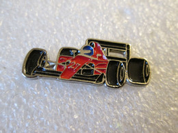 PIN'S    FORMULE  1   FERRARI - Ferrari