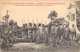 CPA DAHOMEY "Sakété, Monument Henri Cait Et Léon Cadeau" - Dahomey