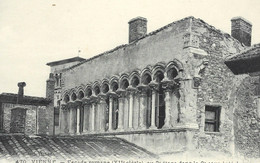 Vienne. - Façade Romane (XIIe Siècle), Au 2e étage Dans La 2e Cour De La Maison Portant Les N° 12 à 18, Rue Des Clercs. - Vienne